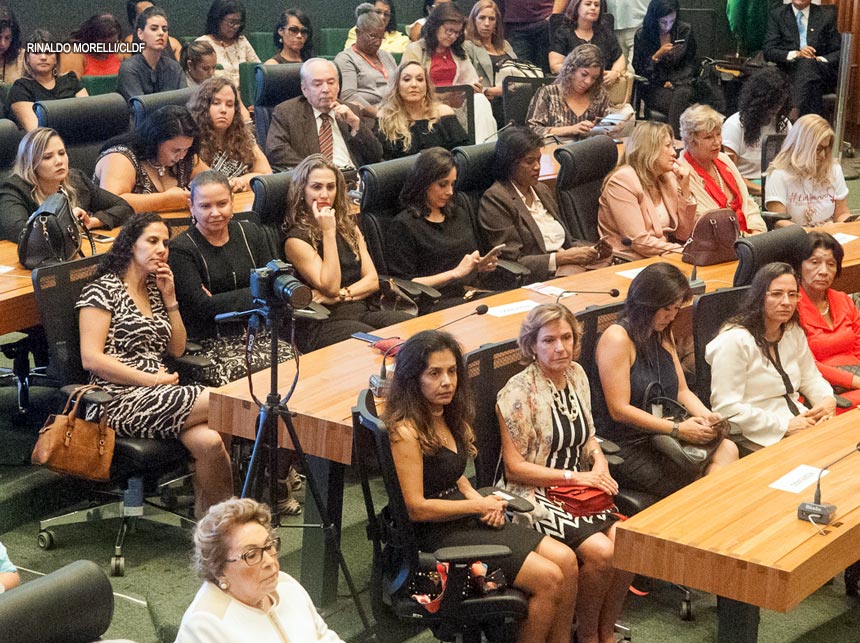 Combate à violência é destaque em homenagem ao Dia Internacional da Mulher