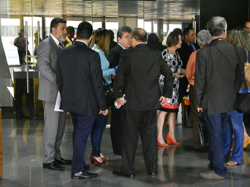 CLDF aprova PL que garante manutenção das 18 horas na Saúde, extintas pelo TCDF