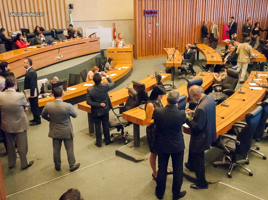 CLDF reduz em 40% a verba indenizatória