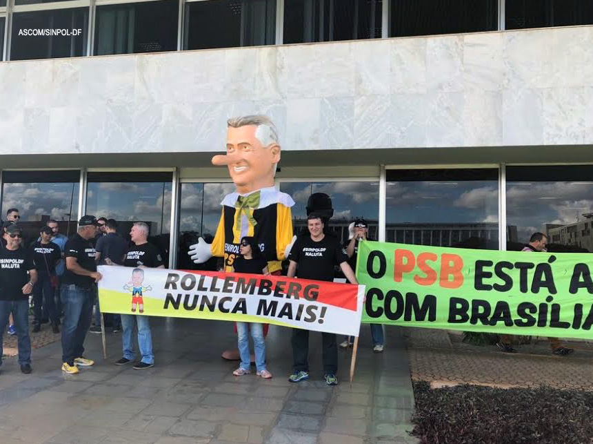 Policiais Civis e delegados pedem fim da gestão de Rollemberg por descumprimento de promessas