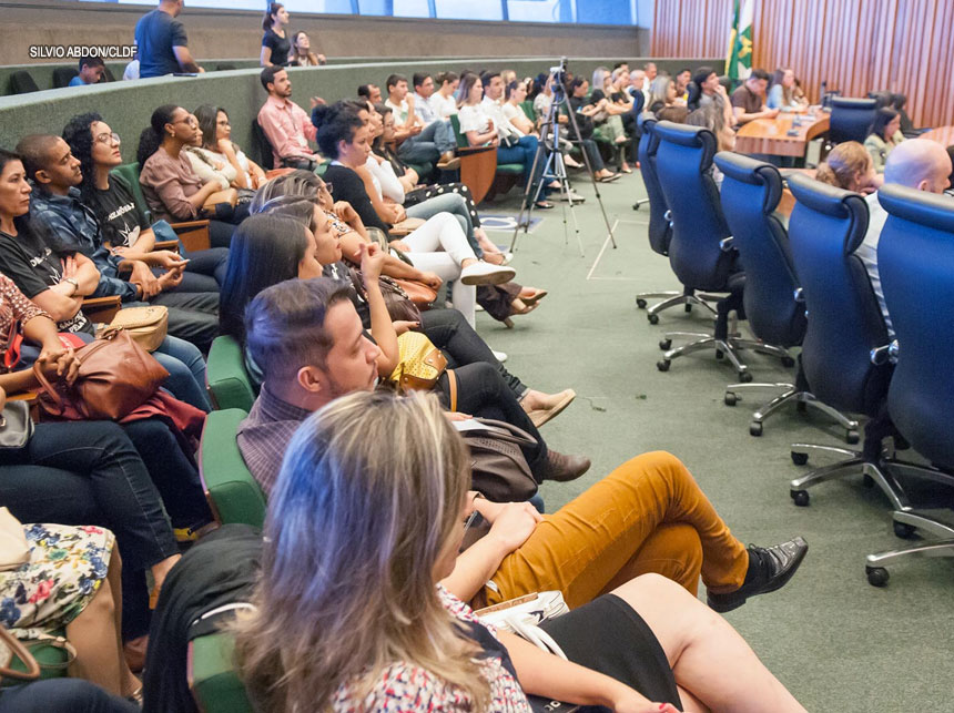 Audiência pública na CLDF defende presença de dentistas em UTIs