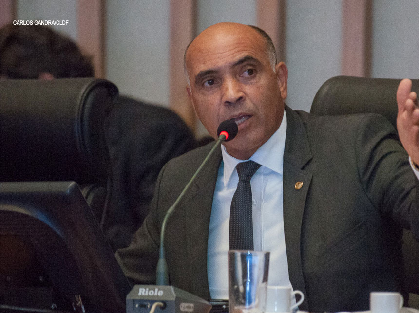 Distritais criticam diretor do Detran-DF