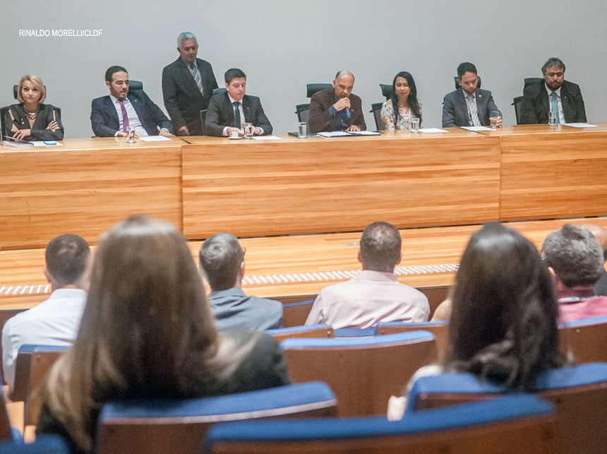 Defensor Público é homenageado na Câmara Legislativa do DF