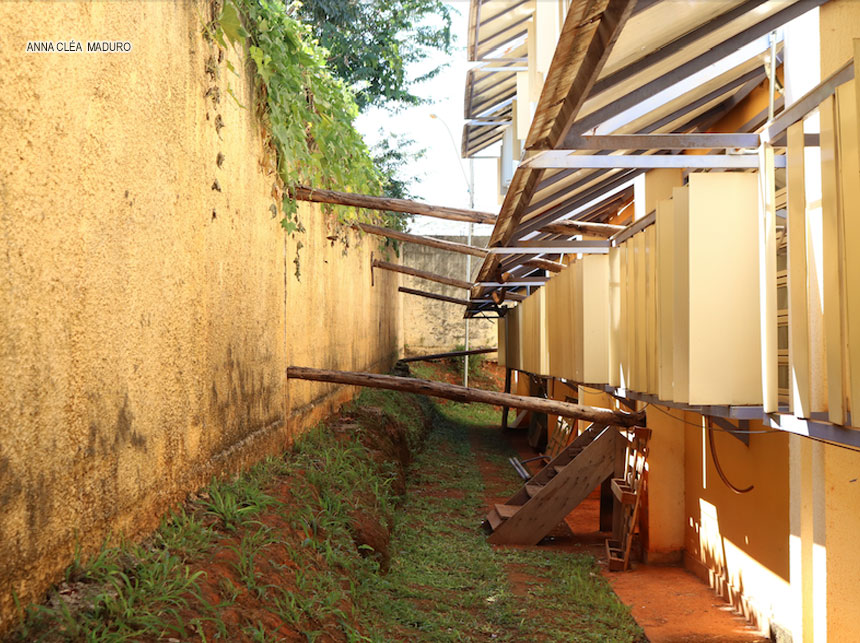 Rollemberg brinca com a sorte: Muro de escola de Planaltina pode cair
