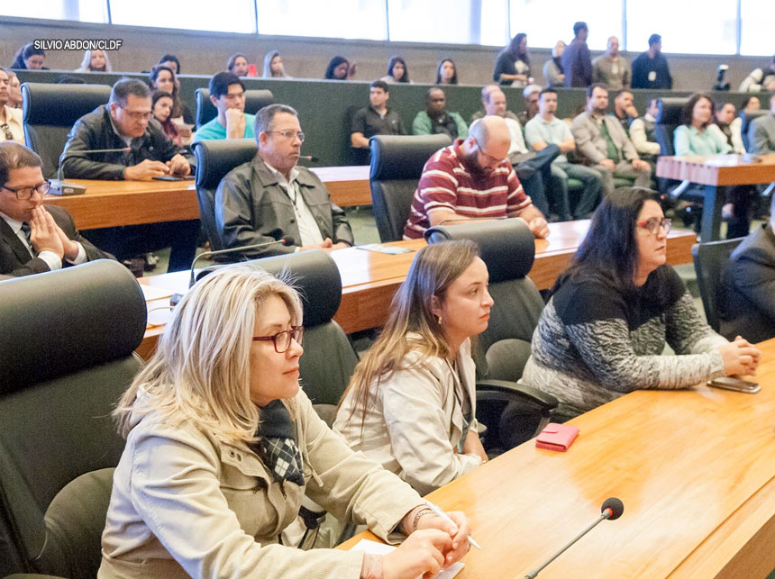 Técnicos administrativos da Secretaria de Saúde reivindicam reestruturação da carreira na CLDF