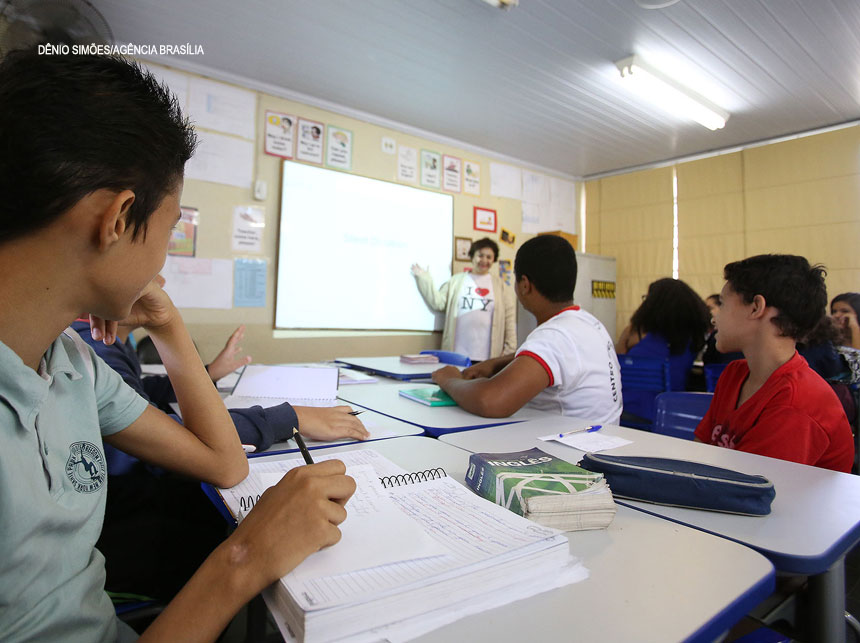 CILs abrem inscrições para alunos do 6º ano do fundamental ao ensino médio