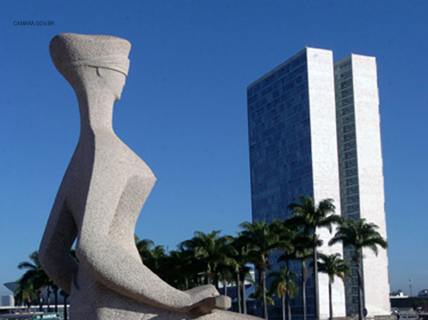 Câmara Federal aprova PL que impede STF de suspender lei em decisão individual