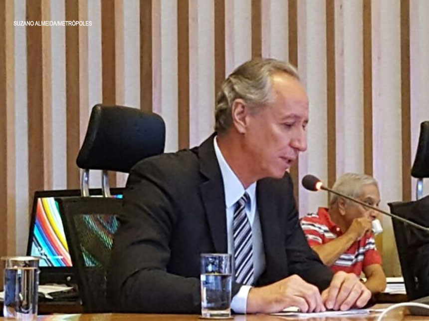 Castelli diz que não há choque ou ilegalidade em contratação de UTIs