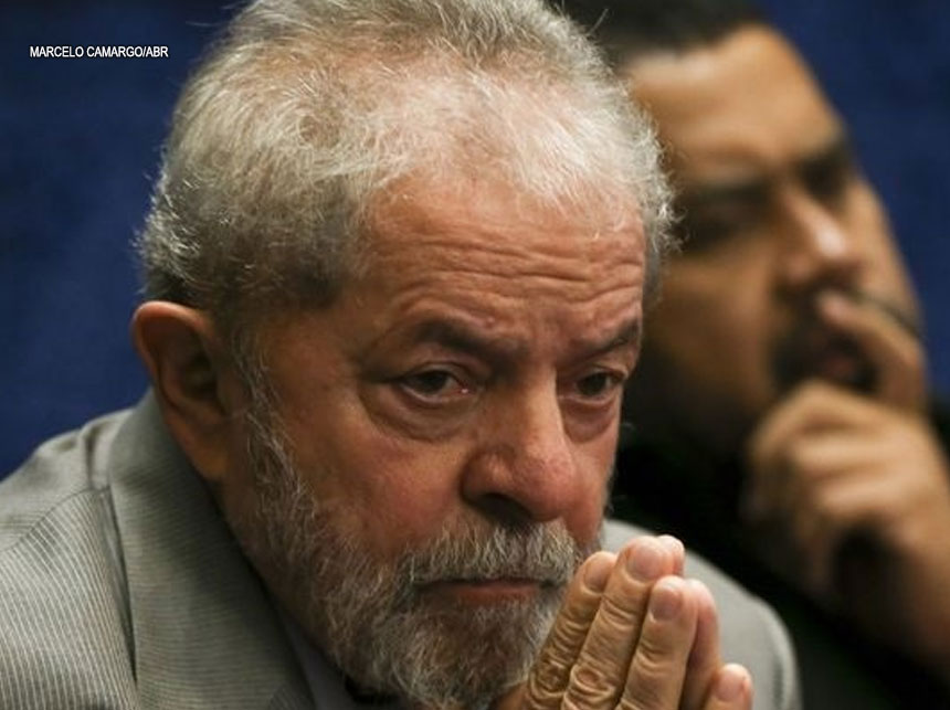 Lula está inelegível, afirma presidente do TSE em processo