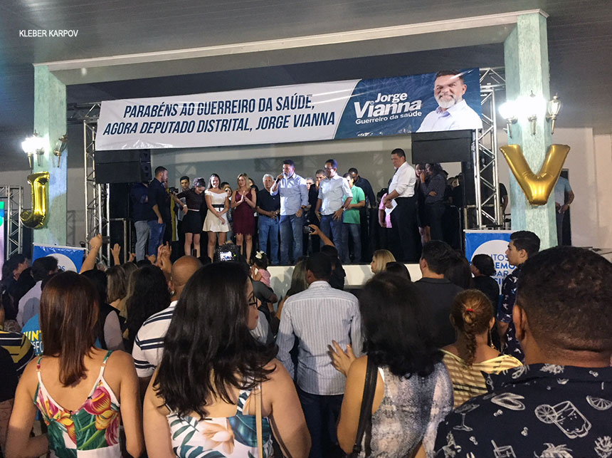 Durante comemoração de eleição para deputado distrital, Jorge Vianna anuncia apoio do Podemos a Ibaneis Rocha