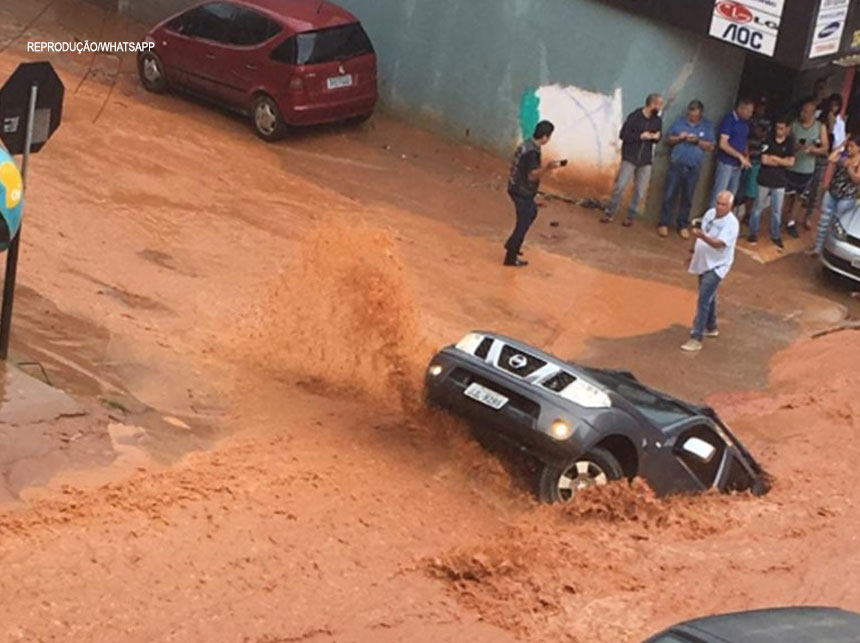 Casa Arrumada? Cratera engole caminhonete após temporal em Vicente Pires