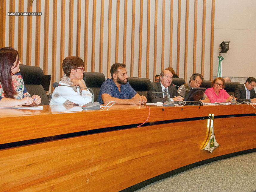 Câmara Legislativa discute queda no orçamento do Fundo de Assistência Social