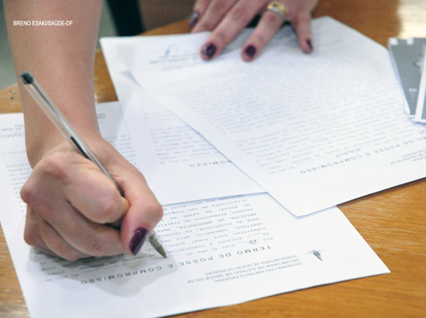 Secretaria de Saúde nomeia 187 e convoca 194 temporários no DF