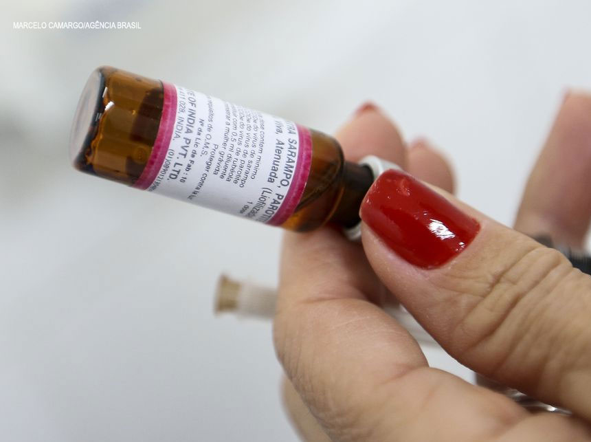 Ministério da Saúde faz alerta para vacinação em período de férias