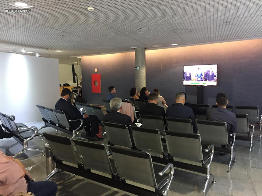 Novos deputados distritais tomam posse na Câmara Legislativa do DF