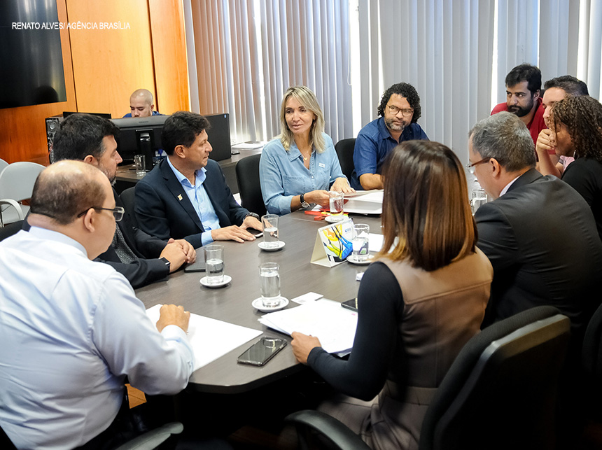 GDF vai nomear 522 aprovados em concursos da Educação e promete pagamento de pecúnias em 90 dias