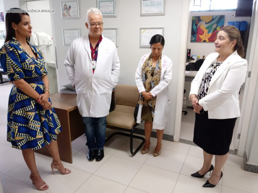 Primeira-dama do DF elogia trabalho do Banco de Leite do HRT