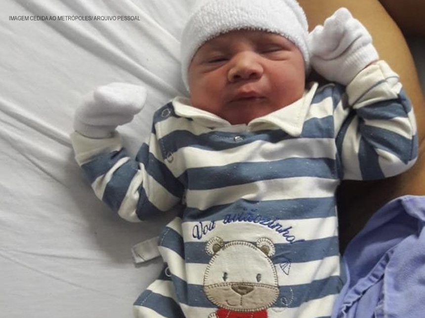 Velhos problemas: Bebê de 12 dias diagnosticado com pneumonia precisa de leito em UTI