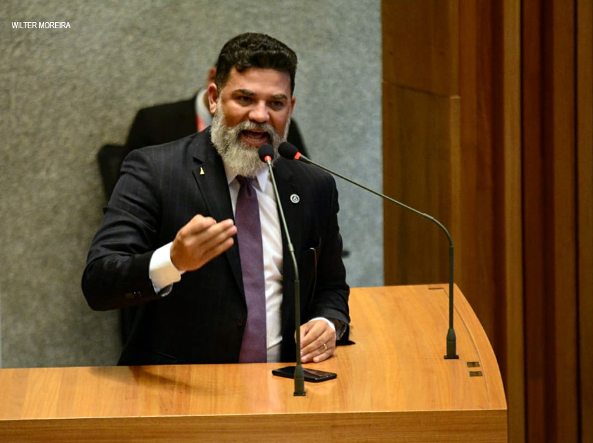 Jorge Vianna critica exoneração, sem apuração, de diretor do Hospital de Brazlândia após denúncia de PM