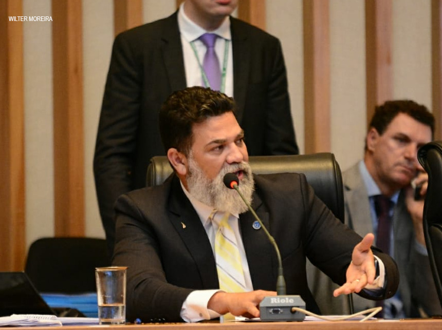 Primeiro projeto aprovado de Jorge Vianna garante punição a assediadores da Saúde