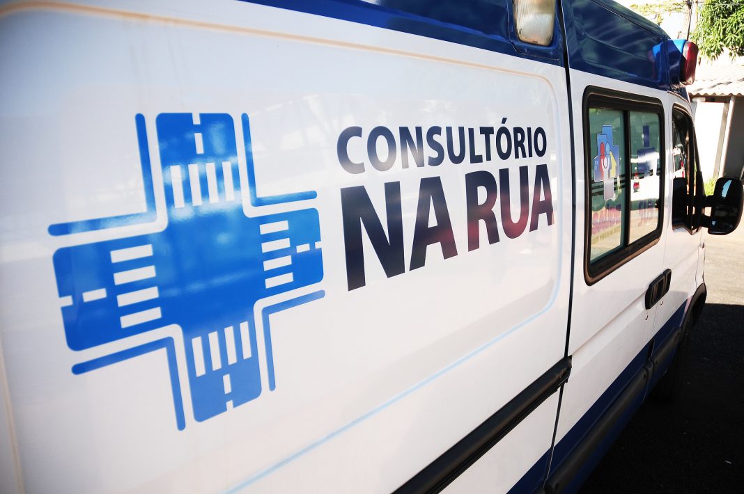 Consultório na Rua da Região de Saúde Central ganha ambulância adaptada