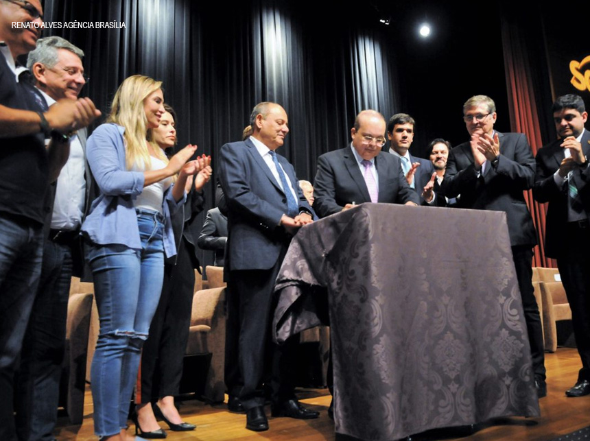 Ibaneis Rocha sanciona fim da Difal e lança o Emprega DF