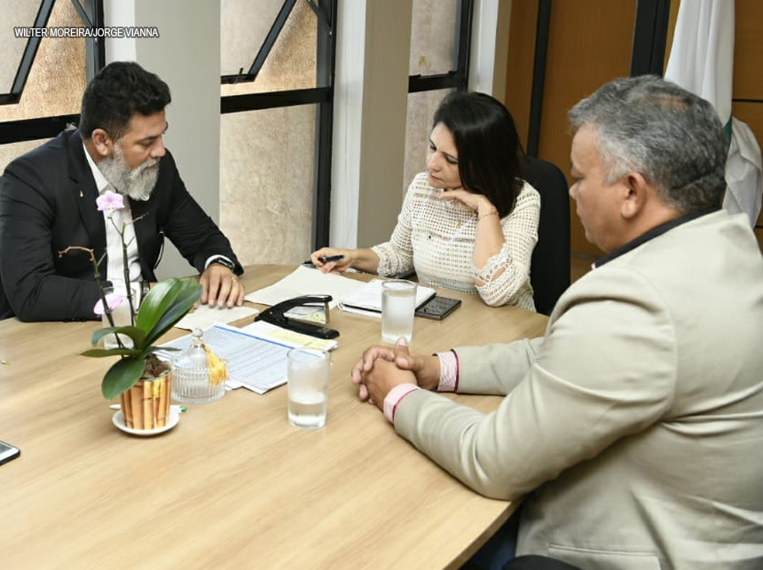 Jorge Vianna pede nomeações de concursados em reunião na Secretaria de Fazenda