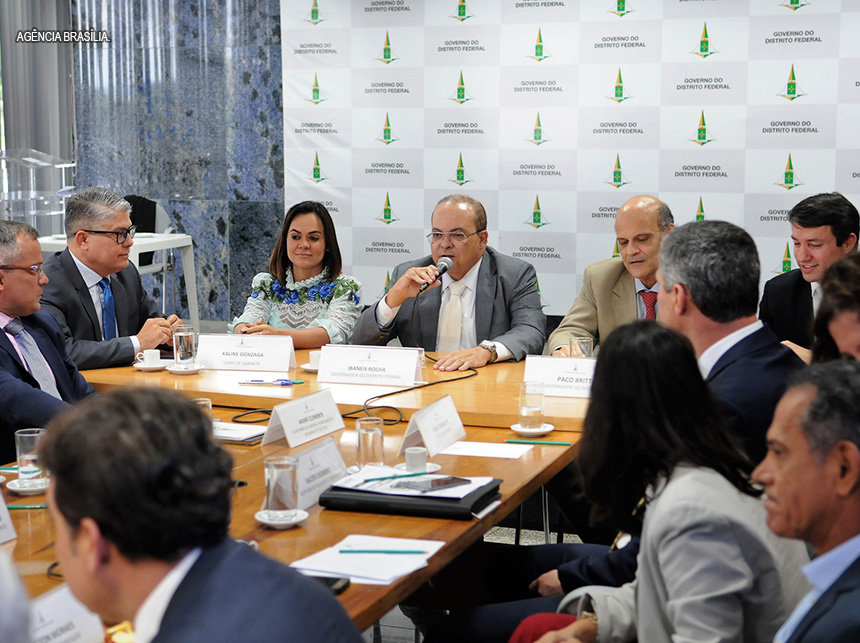 Ibaneis pede criatividade a secretários e diz: “Não existe dinheiro”