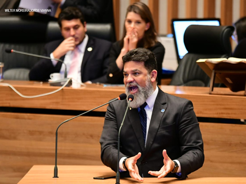 Jorge Vianna critica falta de insulina em postos de Ceilândia, com mais de 15 mil doses estocadas na Secretaria de Saúde