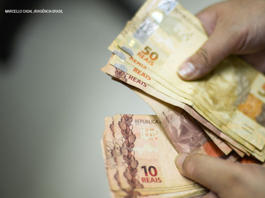 Salário mínimo de R$ 1.320 começa a valer hoje