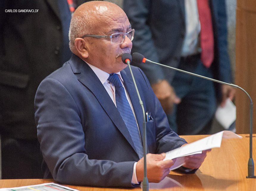 Para distritais, aumento do número de casos de dengue se deve à falta de investimento