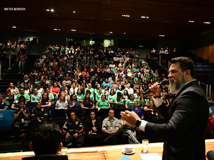 PLs de Jorge Vianna instituem Semana da Enfermagem e dias comemorativos da categoria em calendário oficial do DF