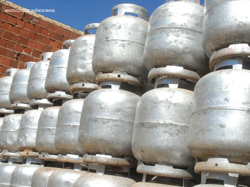 Petrobras reajusta gás de cozinha em 3,43% a partir de domingo