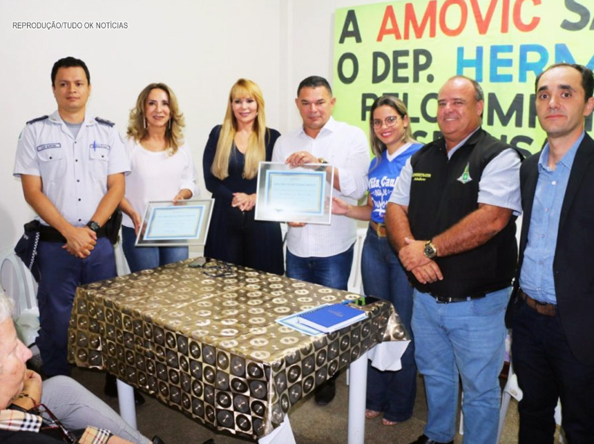 Deputado Hermeto é homenageado por moradores da Vila Cauhy