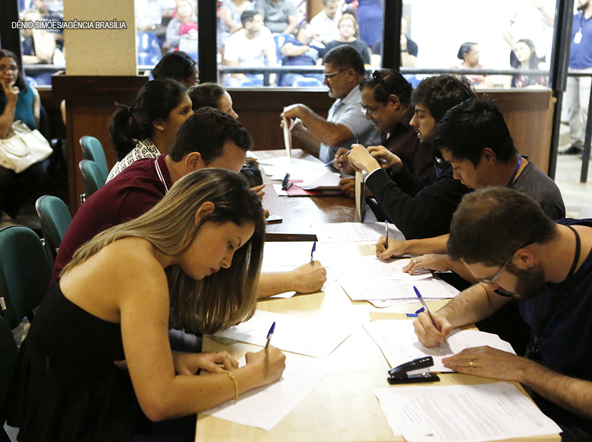 Secretaria de Saúde nomeia 81 novos servidores