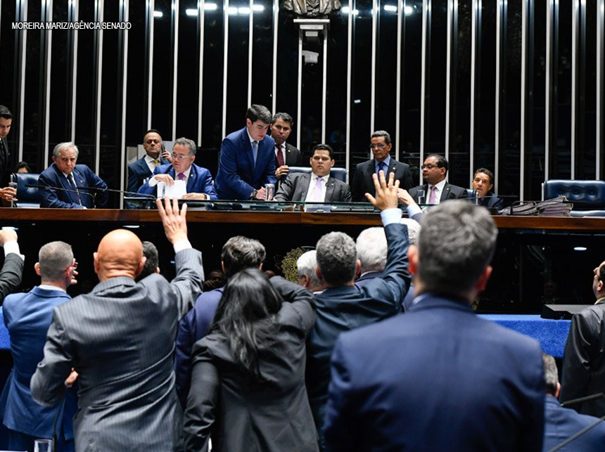 Senado derruba decreto que flexibiliza posse e porte de arma