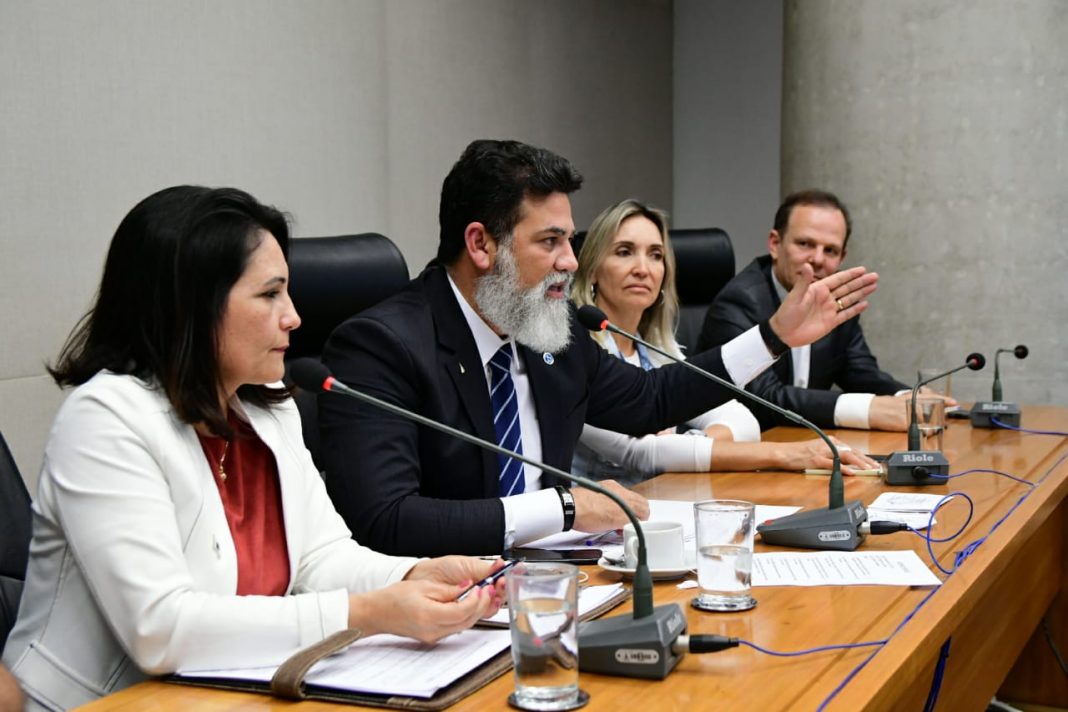 CLDF debate PLC que extingue Licença-Prêmio dos servidores do GDF