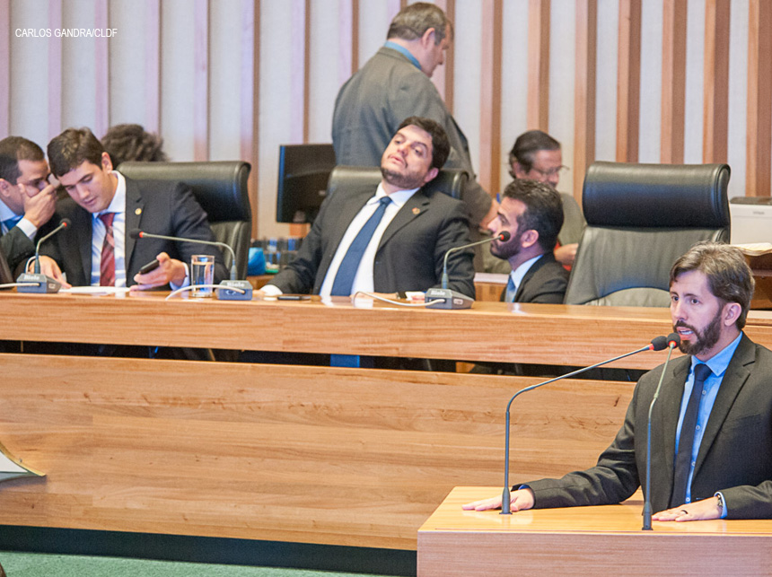 Distritais comemoram decisão do TCDF de suspender o cancelamento de edital do FAC