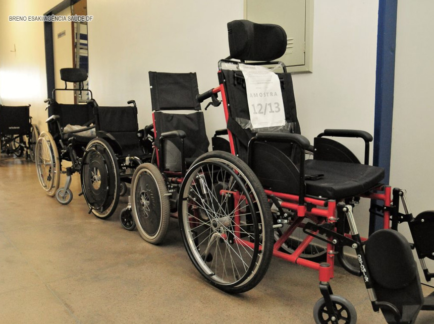 Em 180 dias, 1.957 pacientes receberam cadeiras de rodas da Secretaria de Saúde do DF