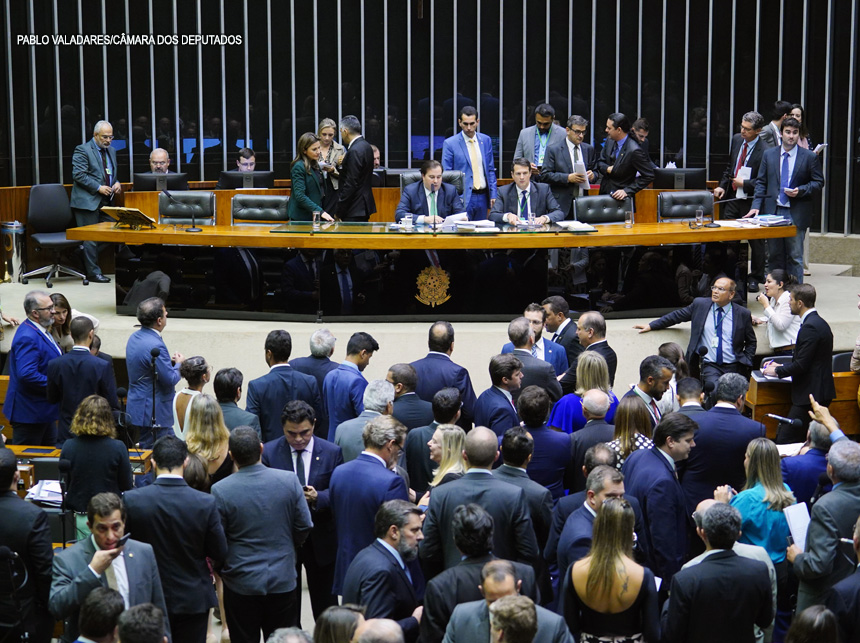 Câmara aprova projeto que define crimes de abuso de autoridade