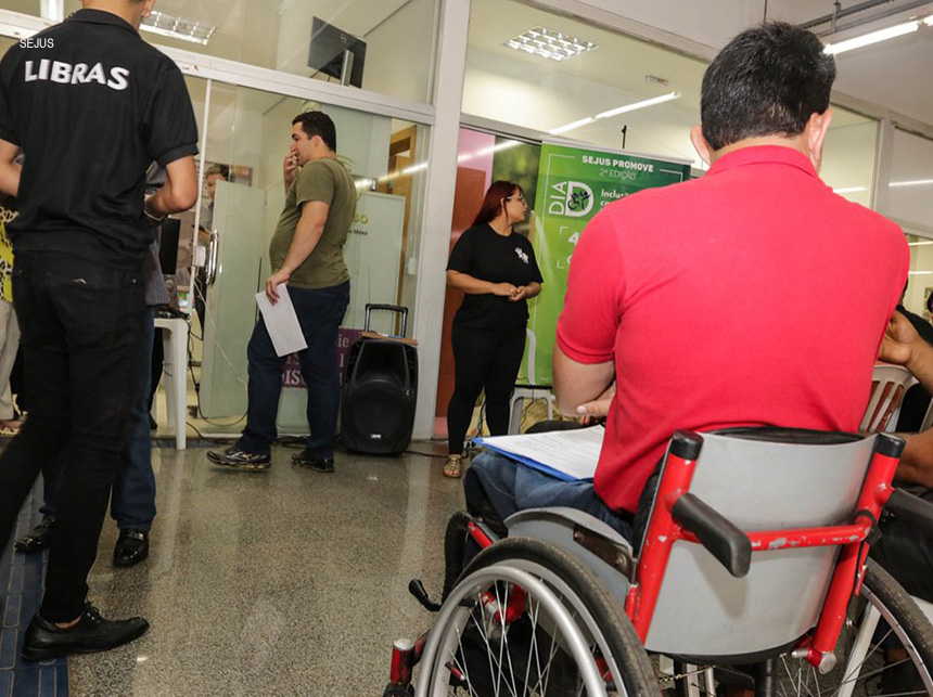 Pessoas com deficiência: continua nesta sexta-feira (30) processo seletivo para vagas de trabalho em empresas do DF