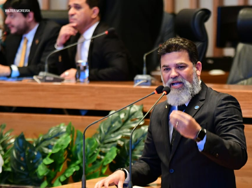 Jorge Vianna deve buscar manutenção de folgas compensatórias aos servidores da Saúde junto ao governador Ibaneis