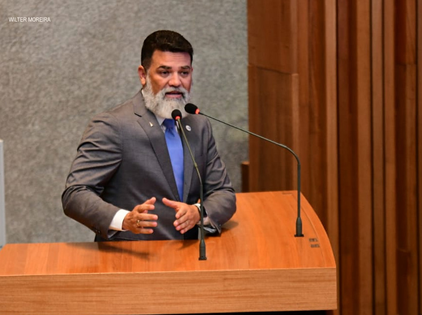 Deixar 13 mil pessoas sem água é desumano, afirma Jorge Vianna, sobre comunidade na Estrutural