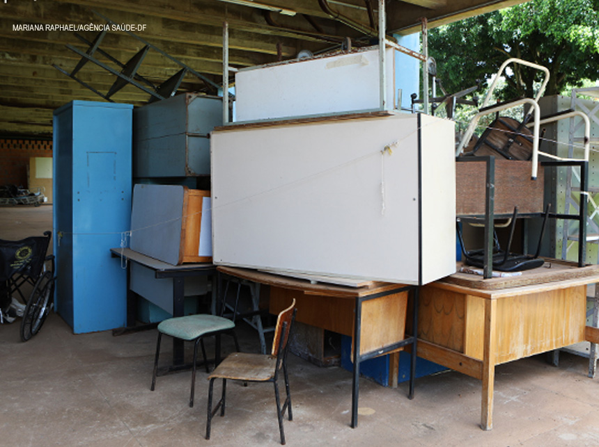 HRT remove mais de 2,5 mil móveis e equipamentos quebrados