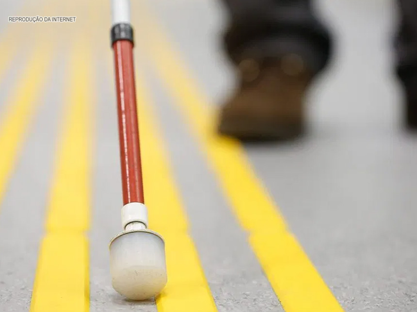 TJDFT: Após negativa da Secretaria de Saúde, servidora com deficiência visual, consegue mudar lotação