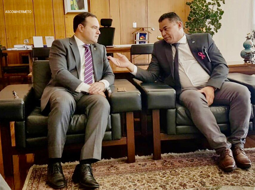 Hermeto busca, no Palácio do Planalto, melhorias para policiais e bombeiros militares do DF