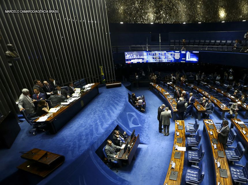 Senado deve concluir terça-feira votação de mudanças na Previdência