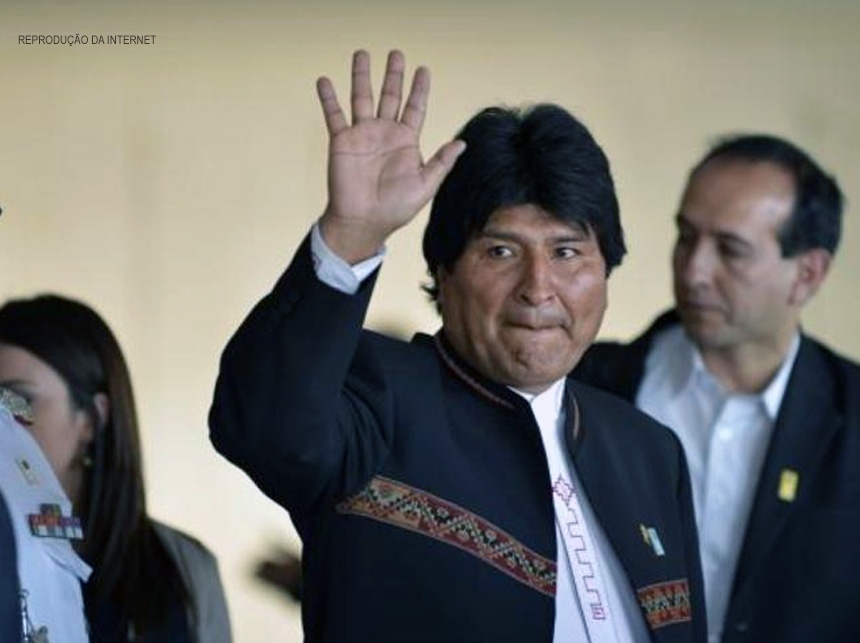 Em meio a protestos, Evo Morales renuncia à presidência da Bolívia