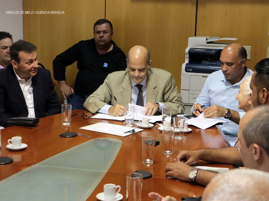 GDF atende às associações e cooperativas contempladas em programa habitacional