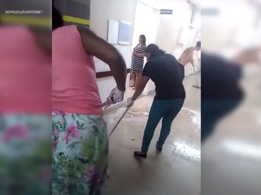 Vídeo: funcionários param e acompanhantes limpam hospital no DF